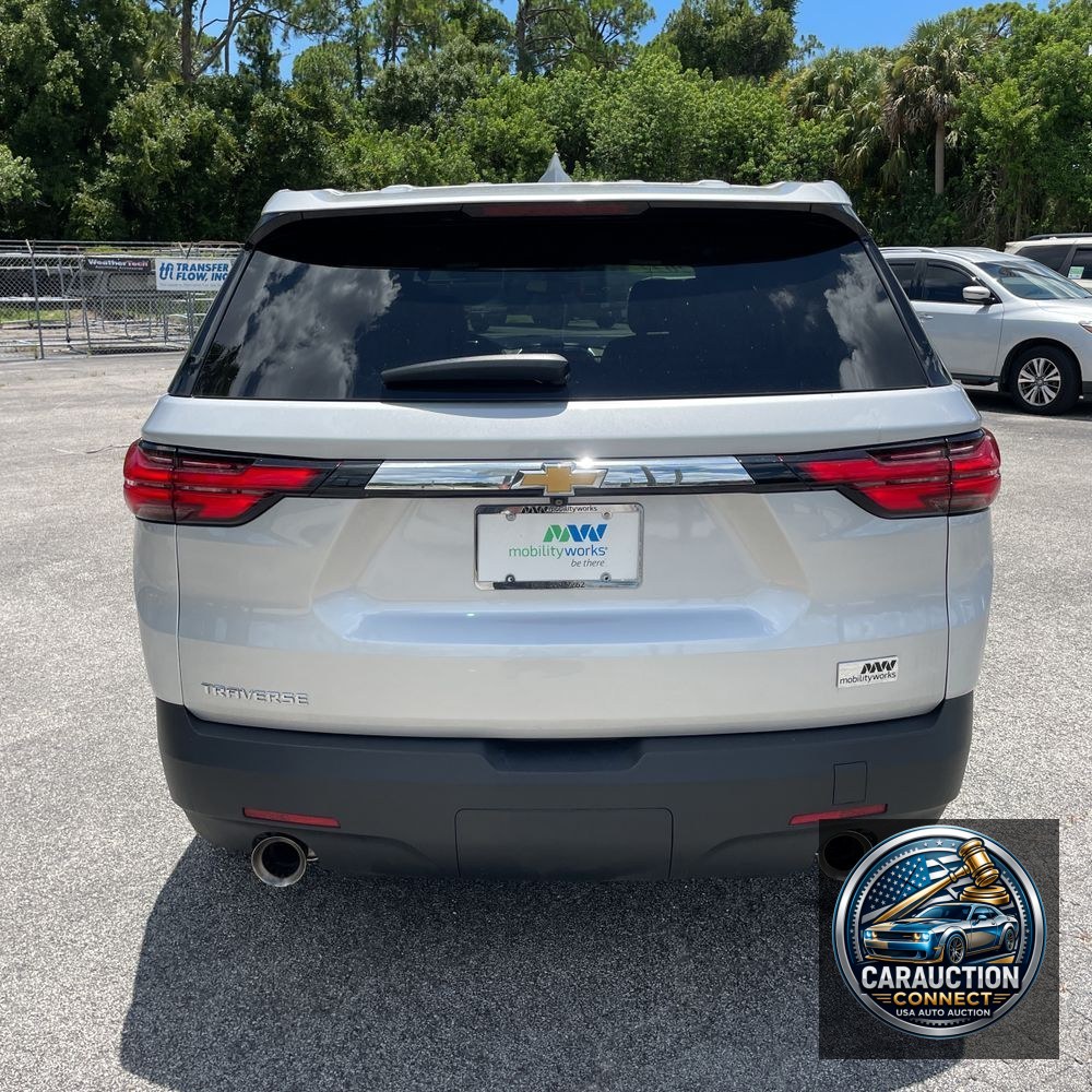 2022 Chevrolet Traverse LS