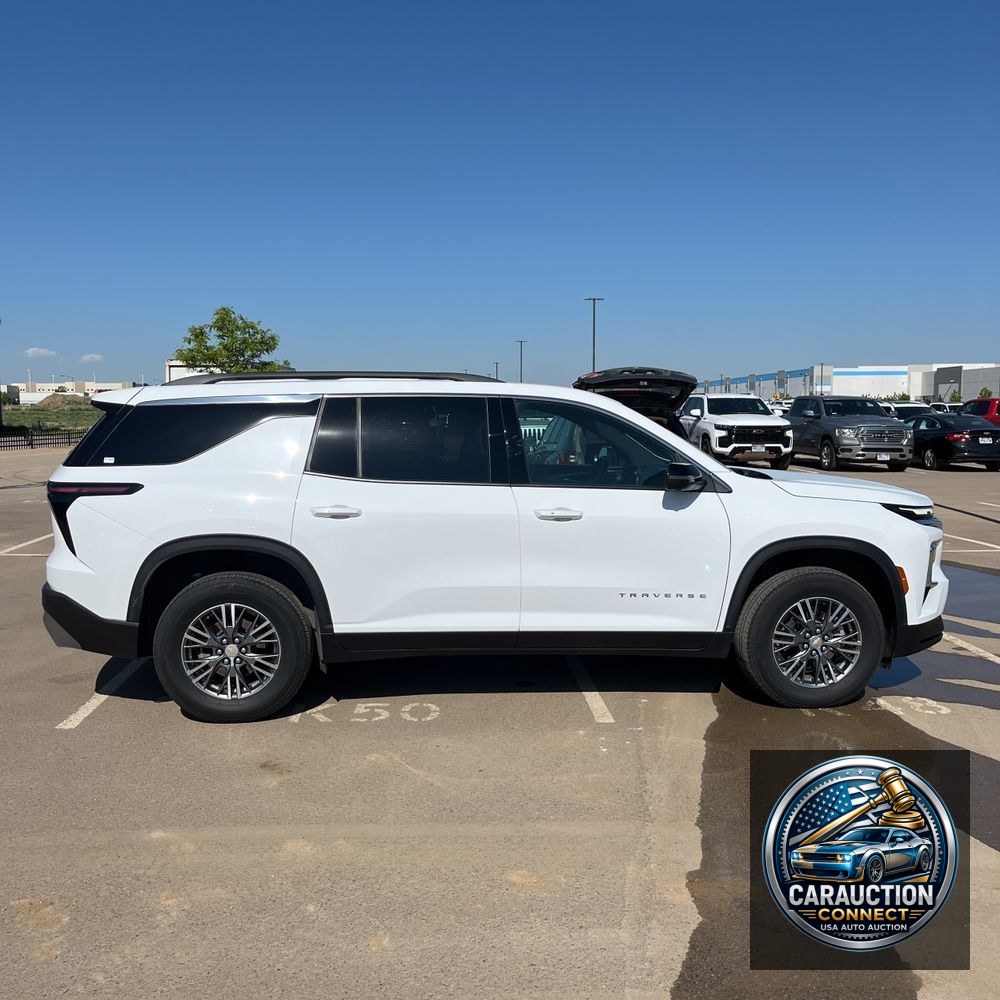 2024 Chevrolet Traverse LT