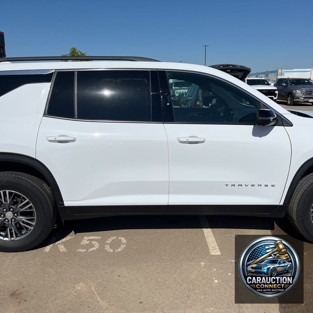 2024 Chevrolet Traverse LT