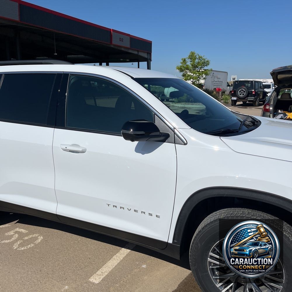 2024 Chevrolet Traverse LT