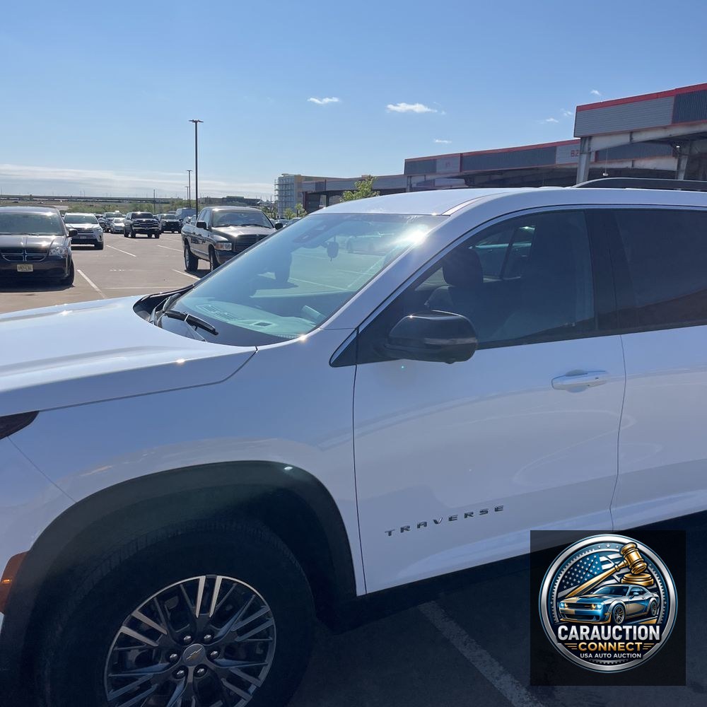 2024 Chevrolet Traverse LT