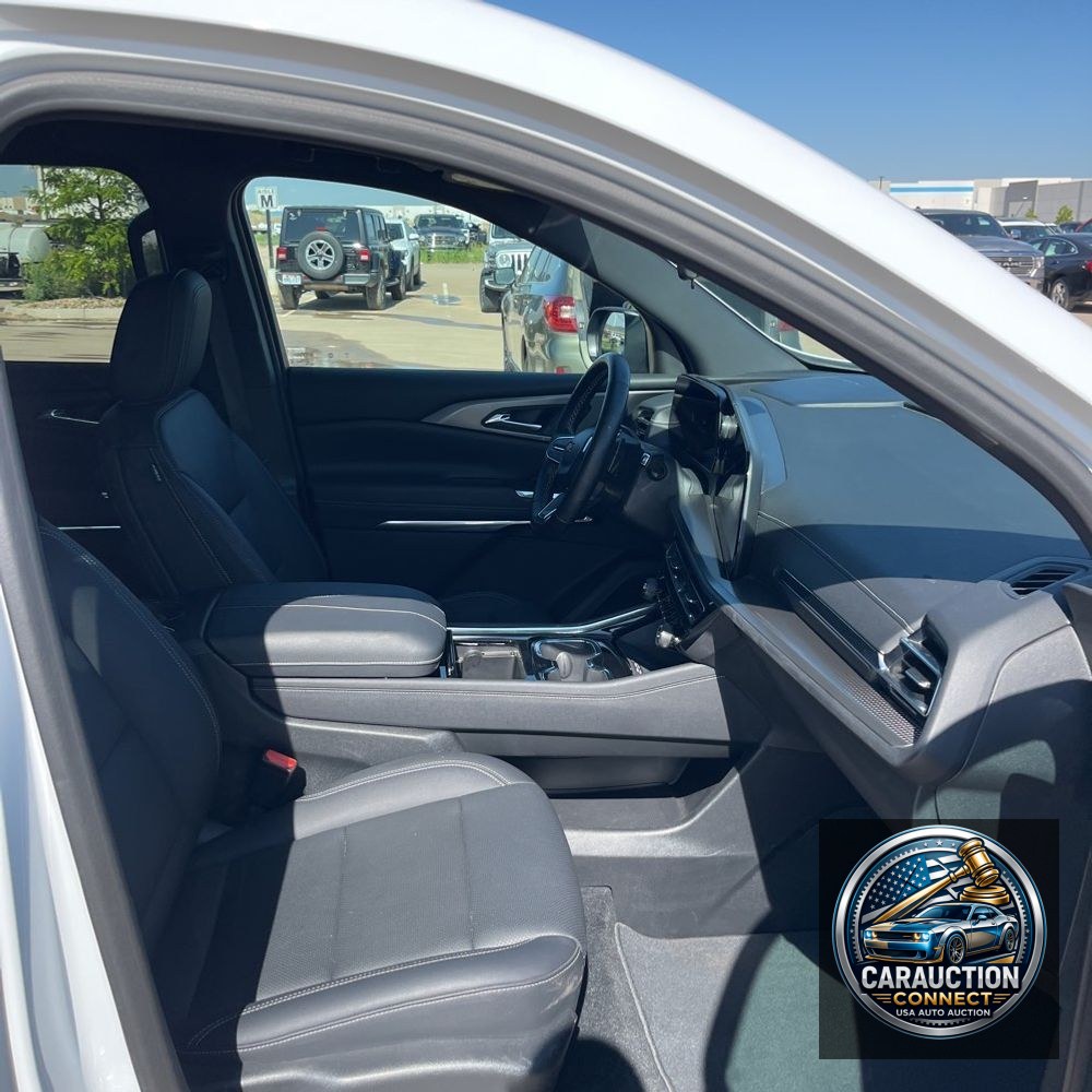 2024 Chevrolet Traverse LT