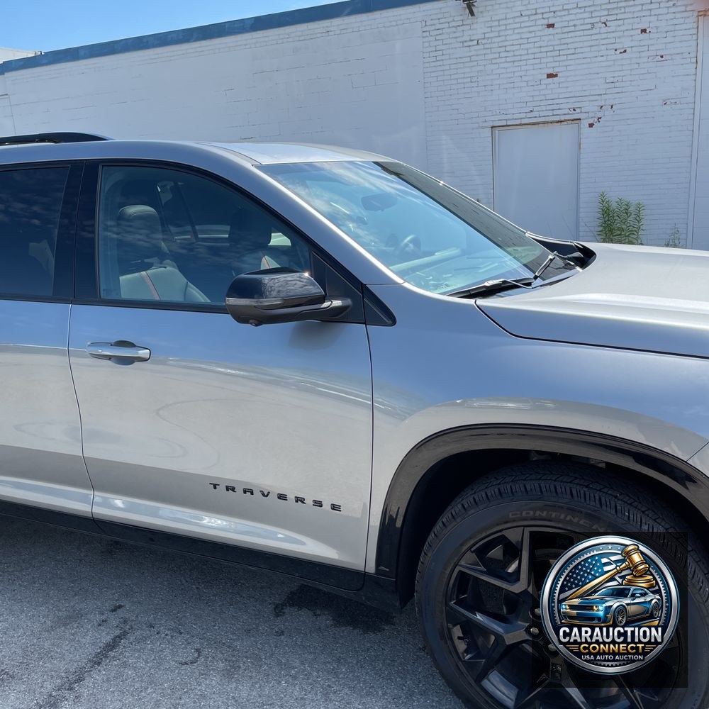 2025 Chevrolet Traverse RS