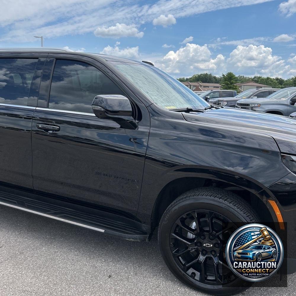2025 Chevrolet Suburban LT