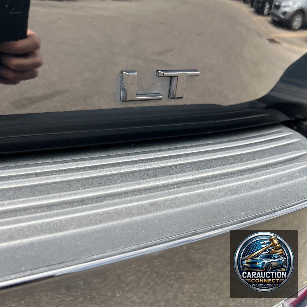 2025 Chevrolet Suburban LT