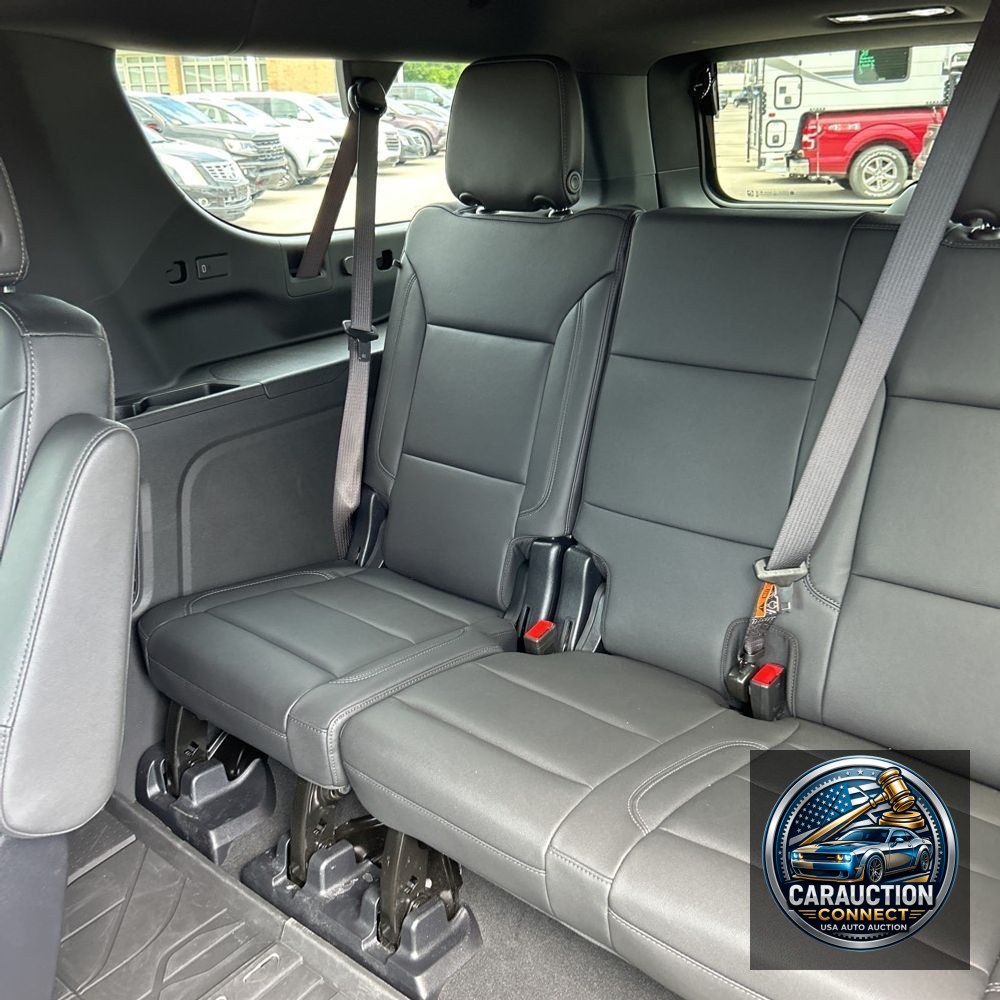 2025 Chevrolet Suburban LT