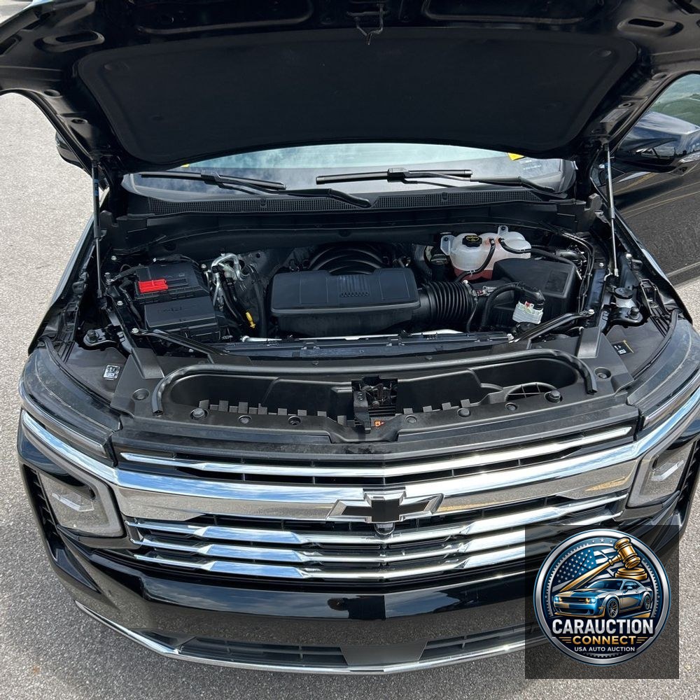 2025 Chevrolet Suburban LT