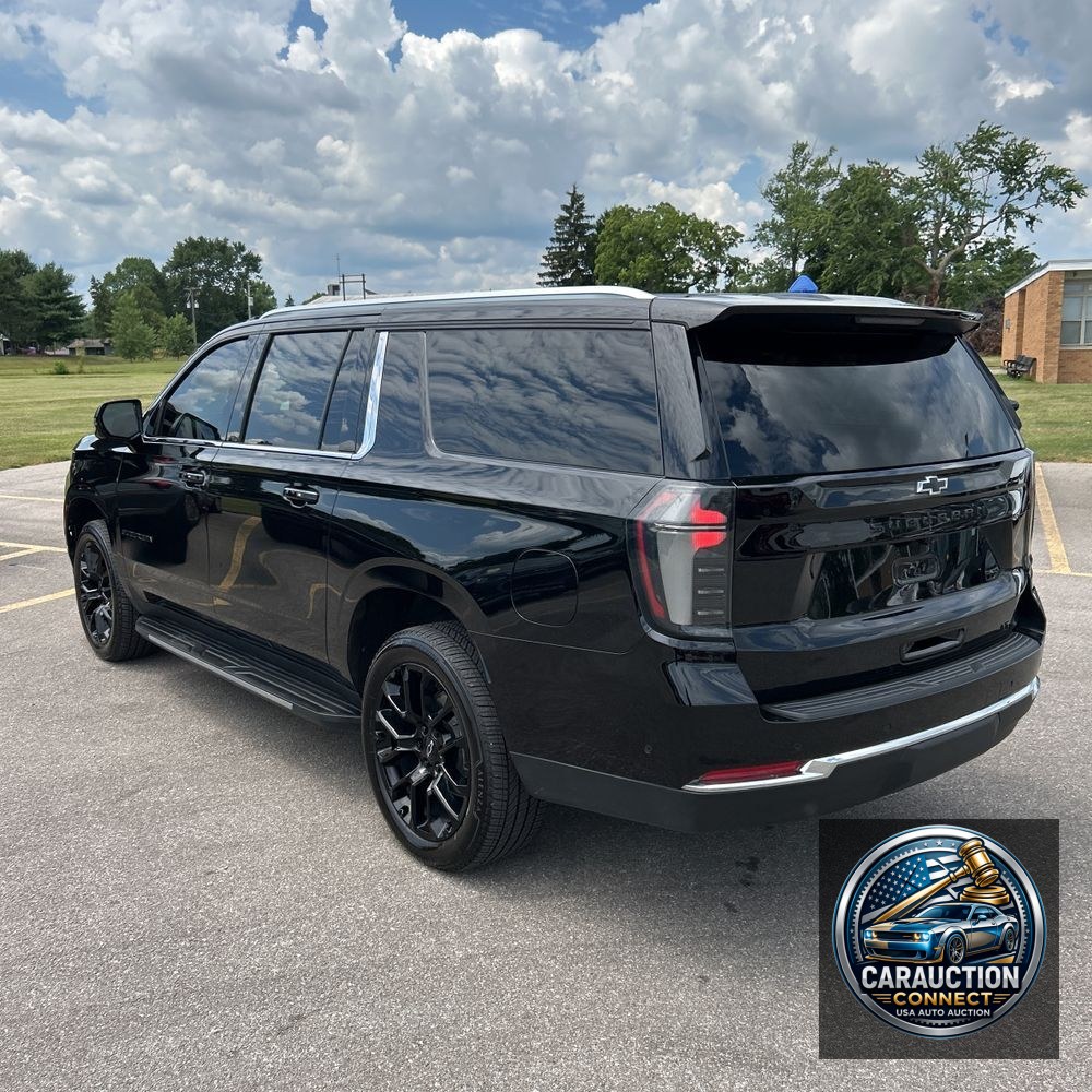 2025 Chevrolet Suburban LT
