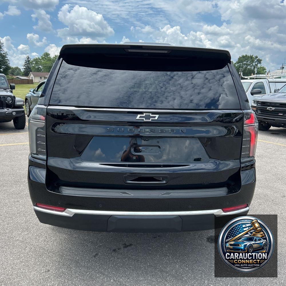 2025 Chevrolet Suburban LT