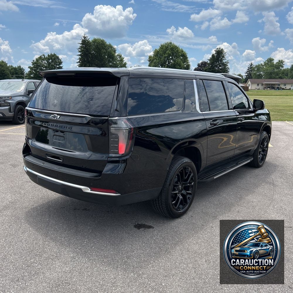2025 Chevrolet Suburban LT