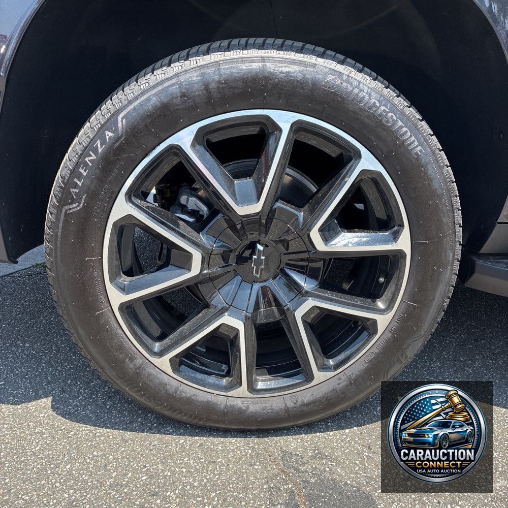 2025 Chevrolet Suburban RST
