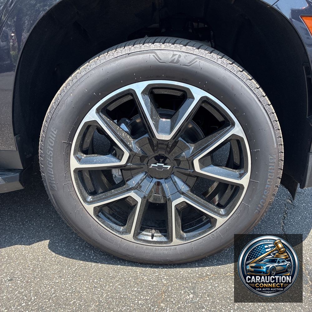 2025 Chevrolet Suburban RST