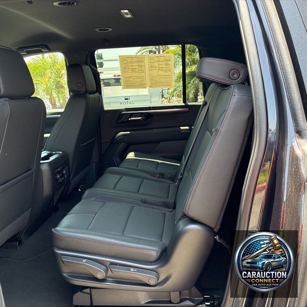 2025 Chevrolet Suburban RST