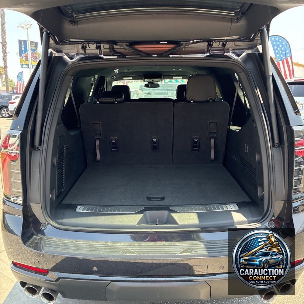 2025 Chevrolet Suburban RST