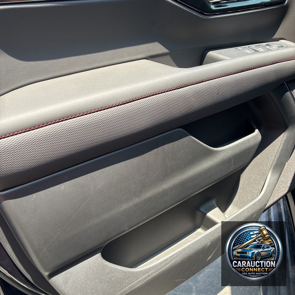 2025 Chevrolet Suburban RST