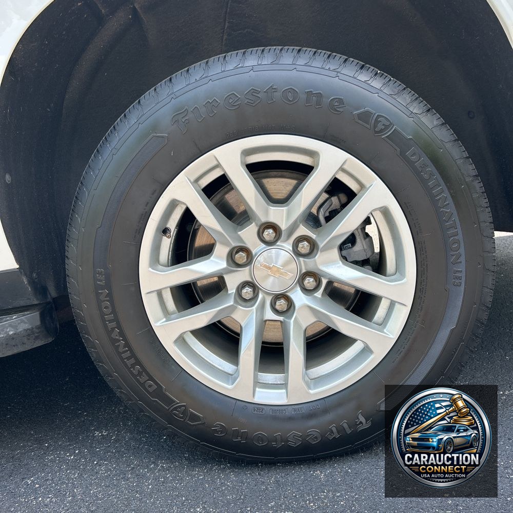 2023 Chevrolet Suburban LT