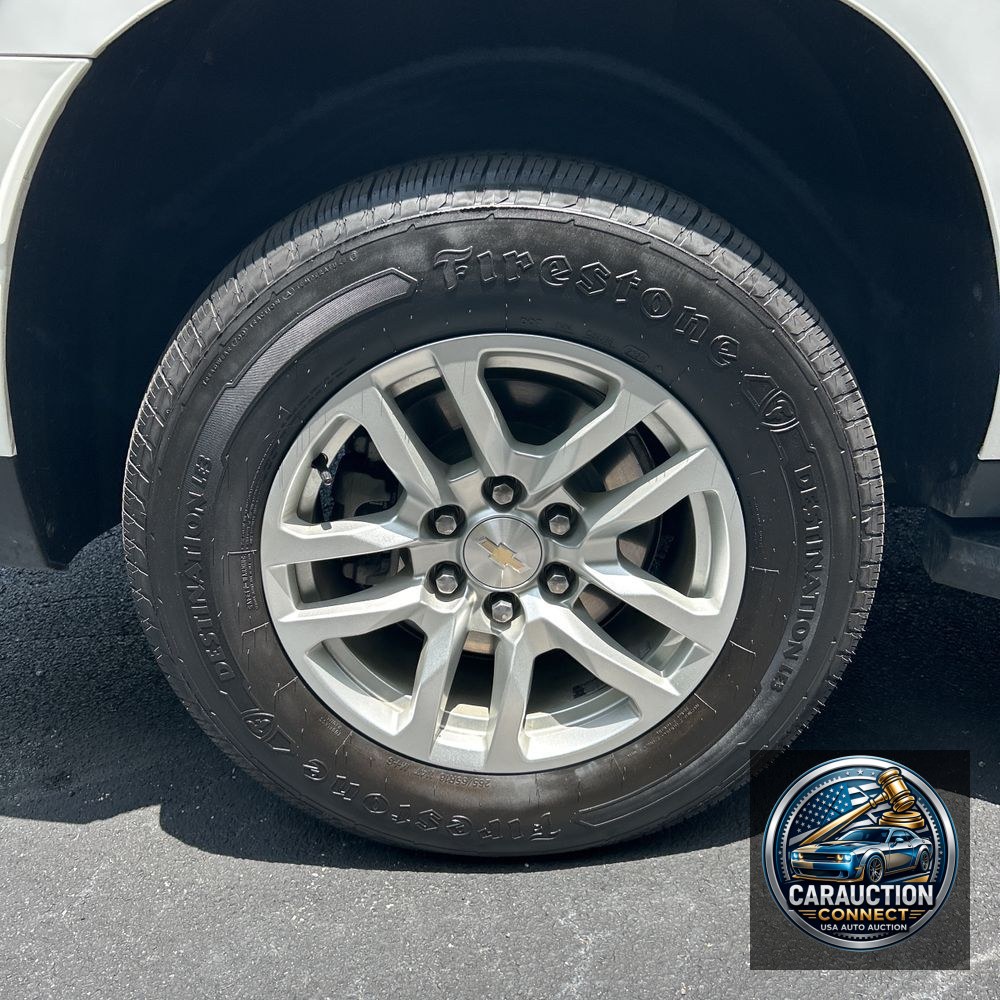2023 Chevrolet Suburban LT