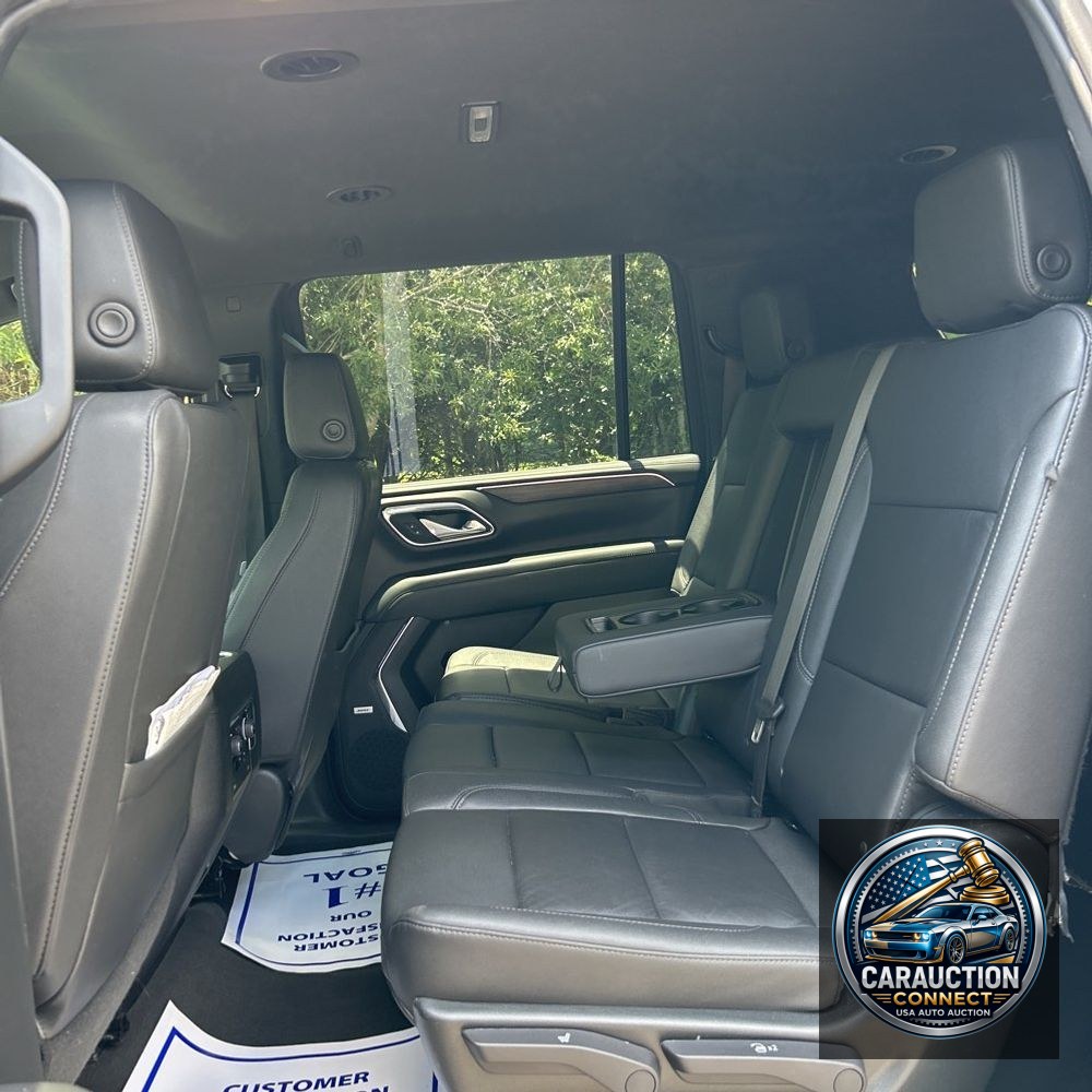 2023 Chevrolet Suburban LT