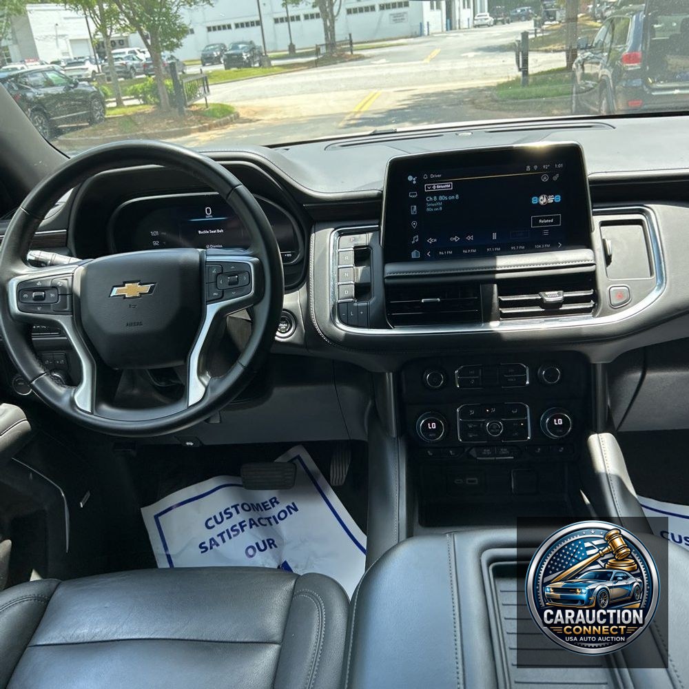 2023 Chevrolet Suburban LT