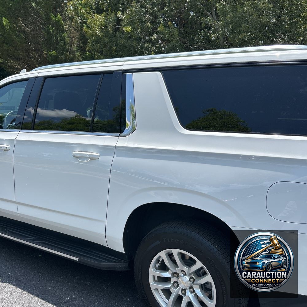 2023 Chevrolet Suburban LT