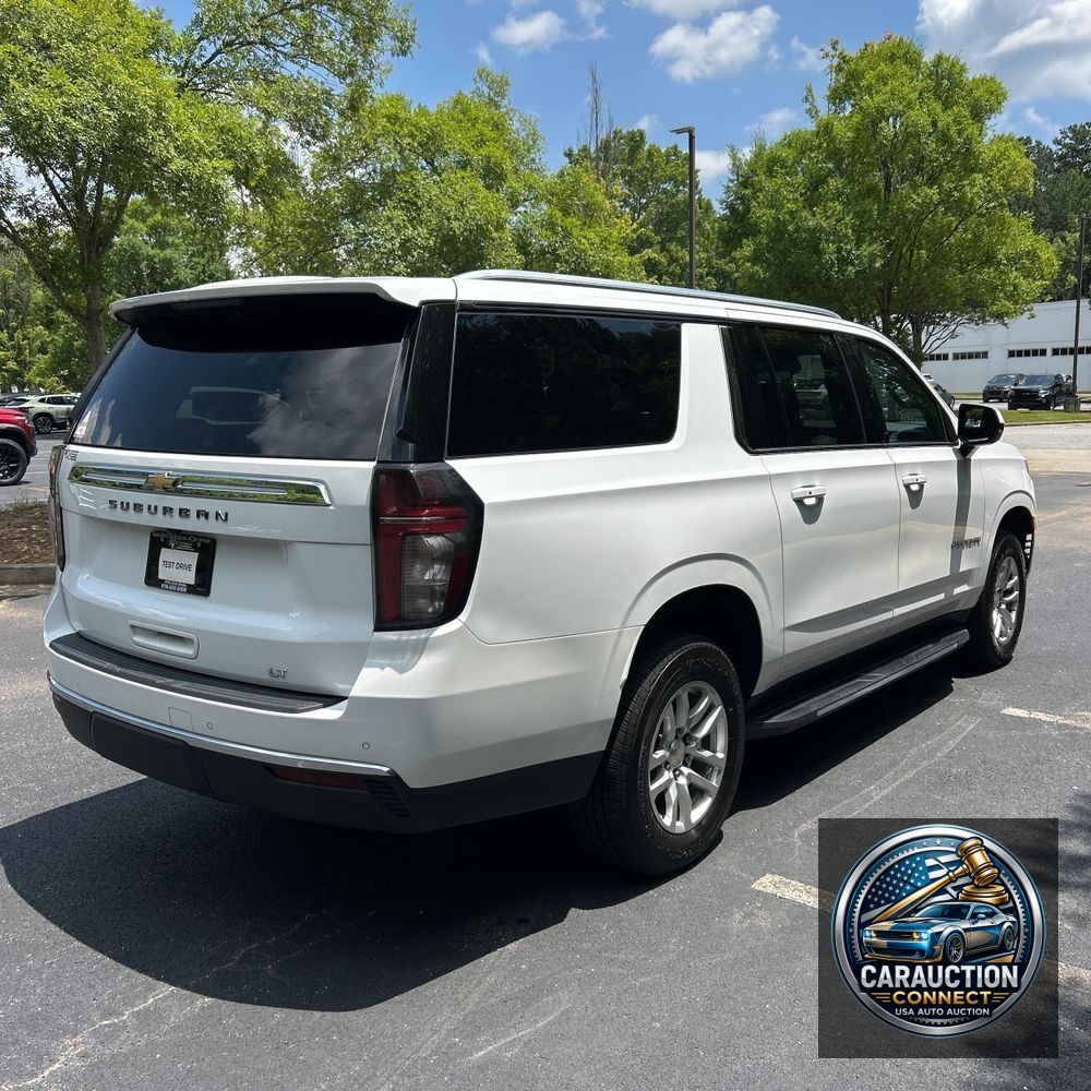 2023 Chevrolet Suburban LT