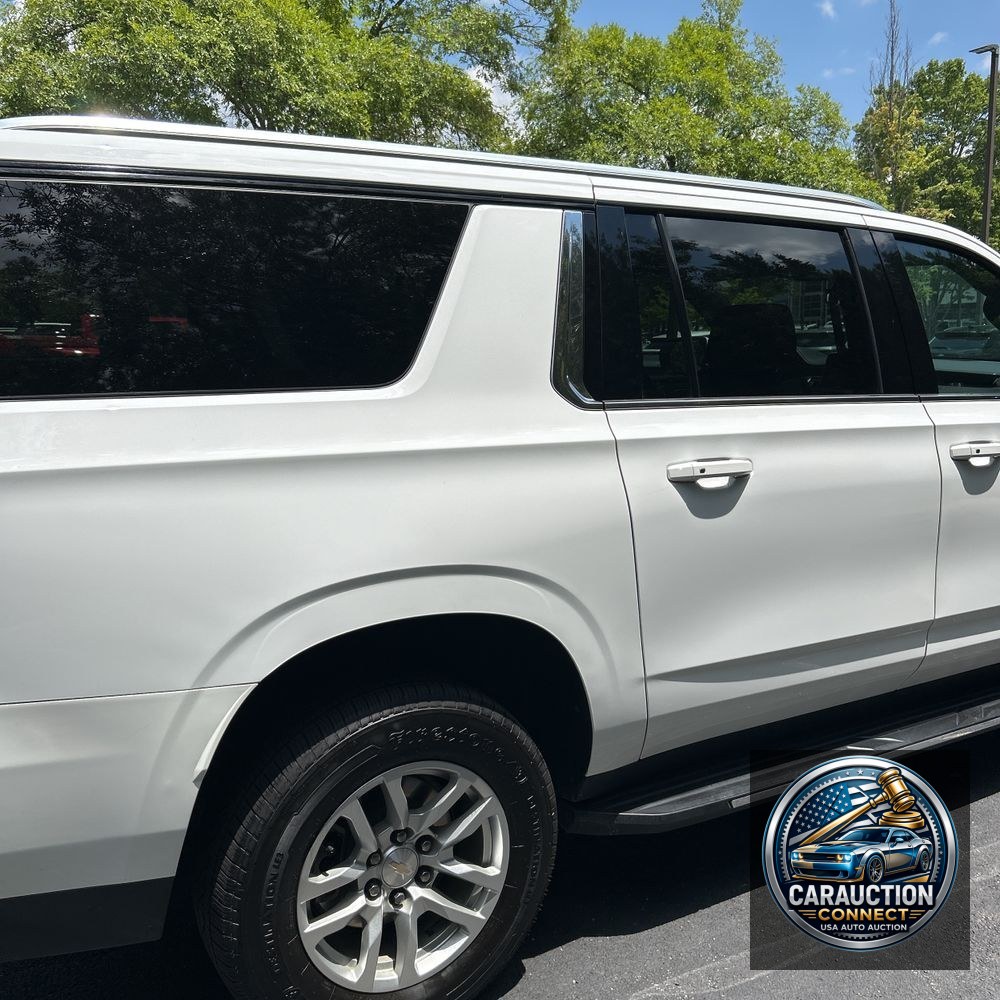 2023 Chevrolet Suburban LT