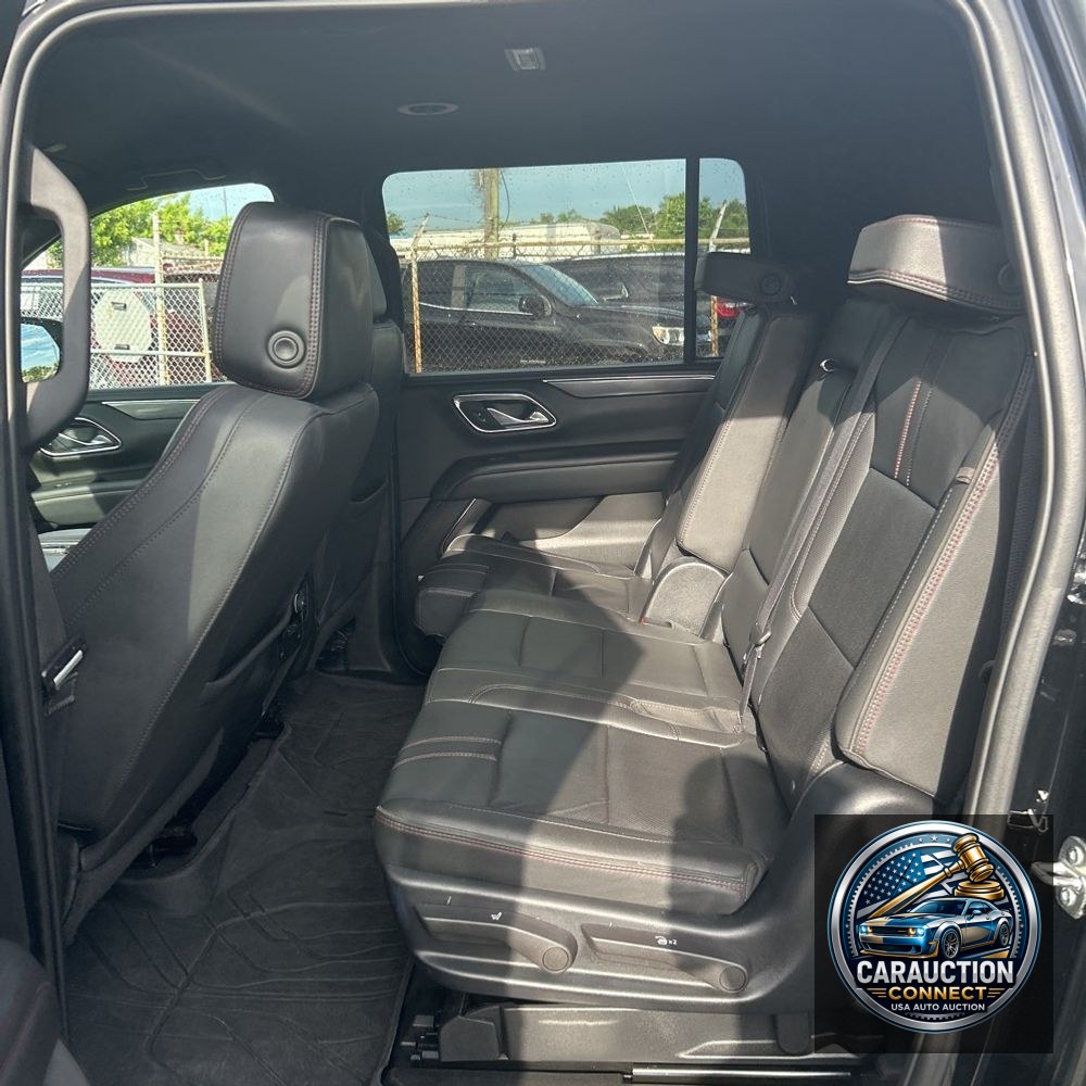 2023 Chevrolet Suburban RST