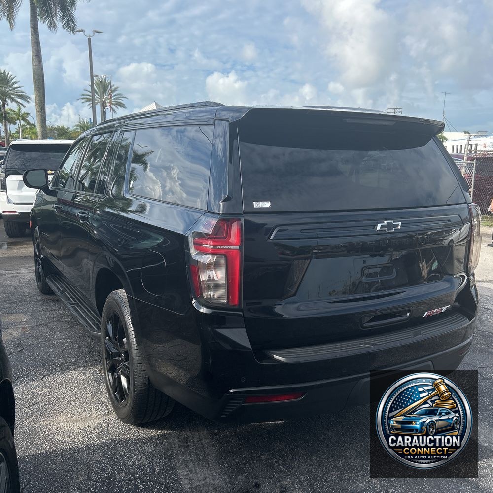 2023 Chevrolet Suburban RST