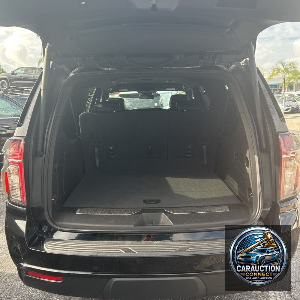 2023 Chevrolet Suburban RST