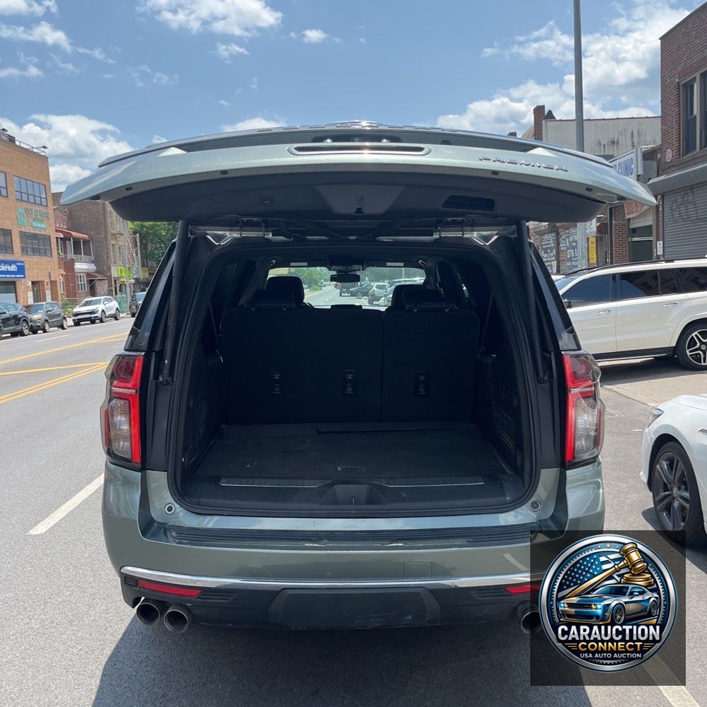 2023 Chevrolet Suburban Premier