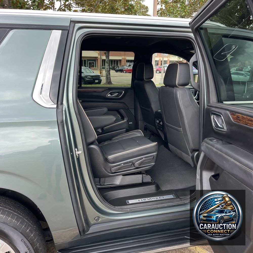 2023 Chevrolet Suburban Premier