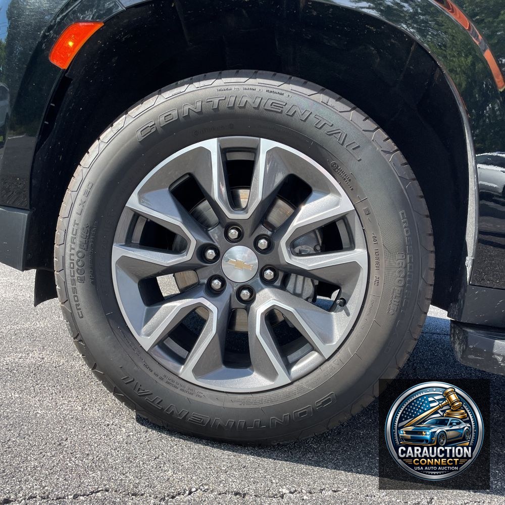 2023 Chevrolet Suburban LS