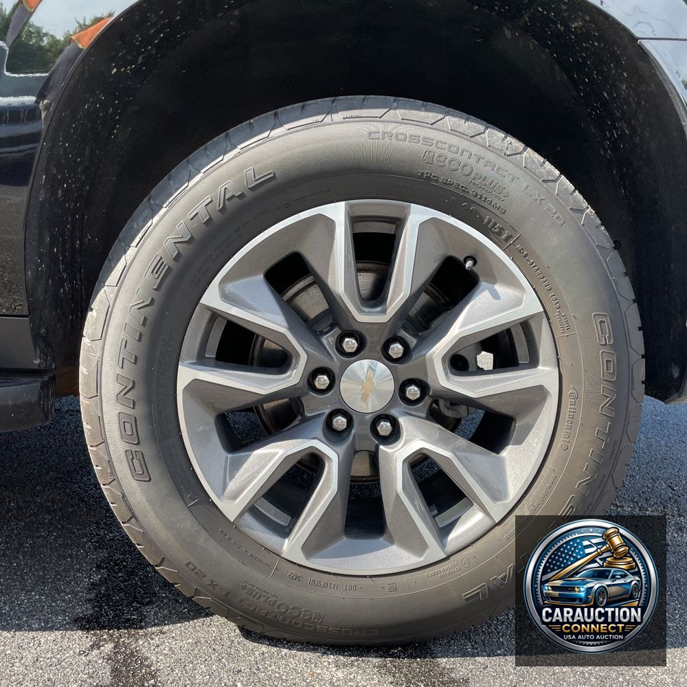 2023 Chevrolet Suburban LS