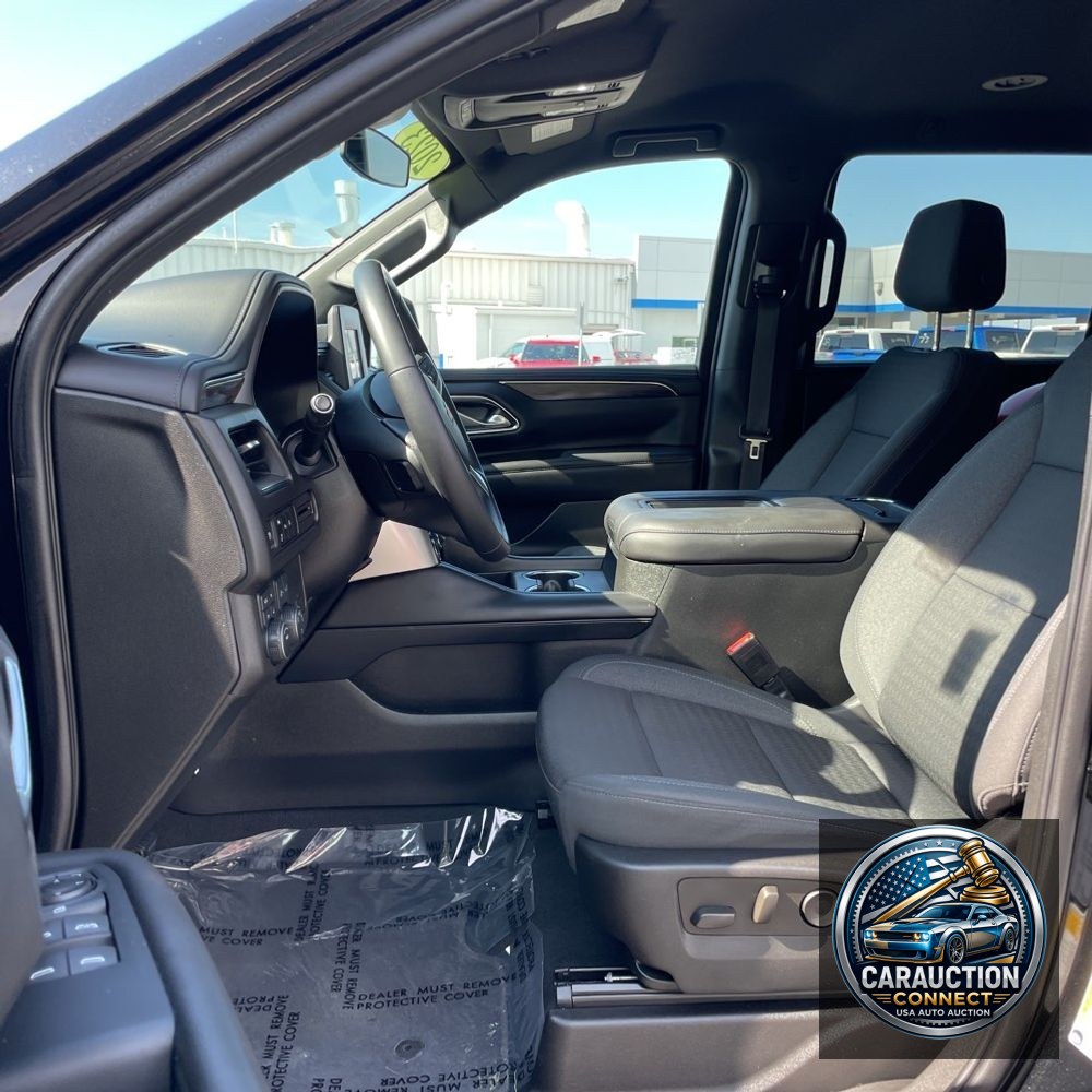 2023 Chevrolet Suburban LS