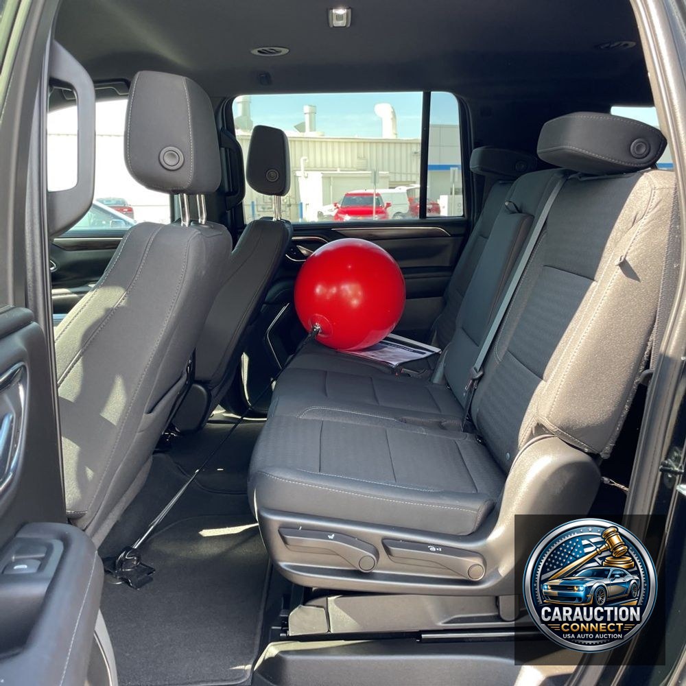 2023 Chevrolet Suburban LS