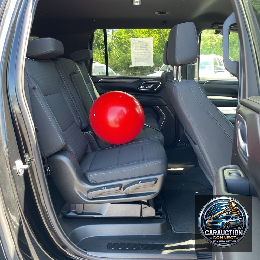 2023 Chevrolet Suburban LS