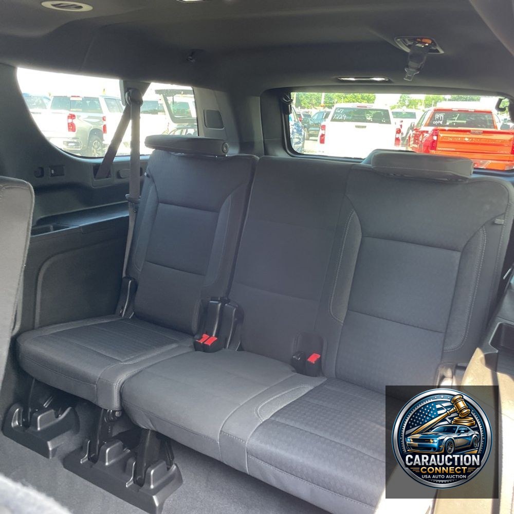2023 Chevrolet Suburban LS