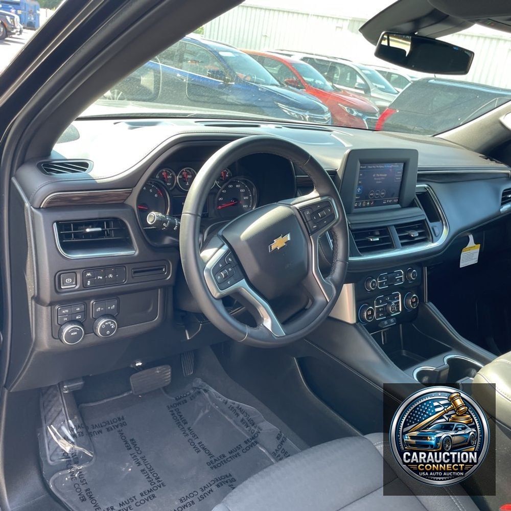 2023 Chevrolet Suburban LS