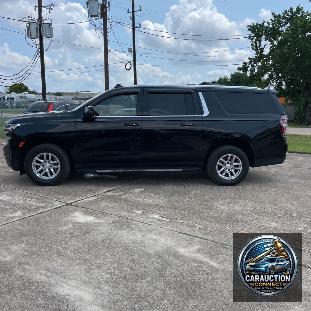 2023 Chevrolet Suburban LT