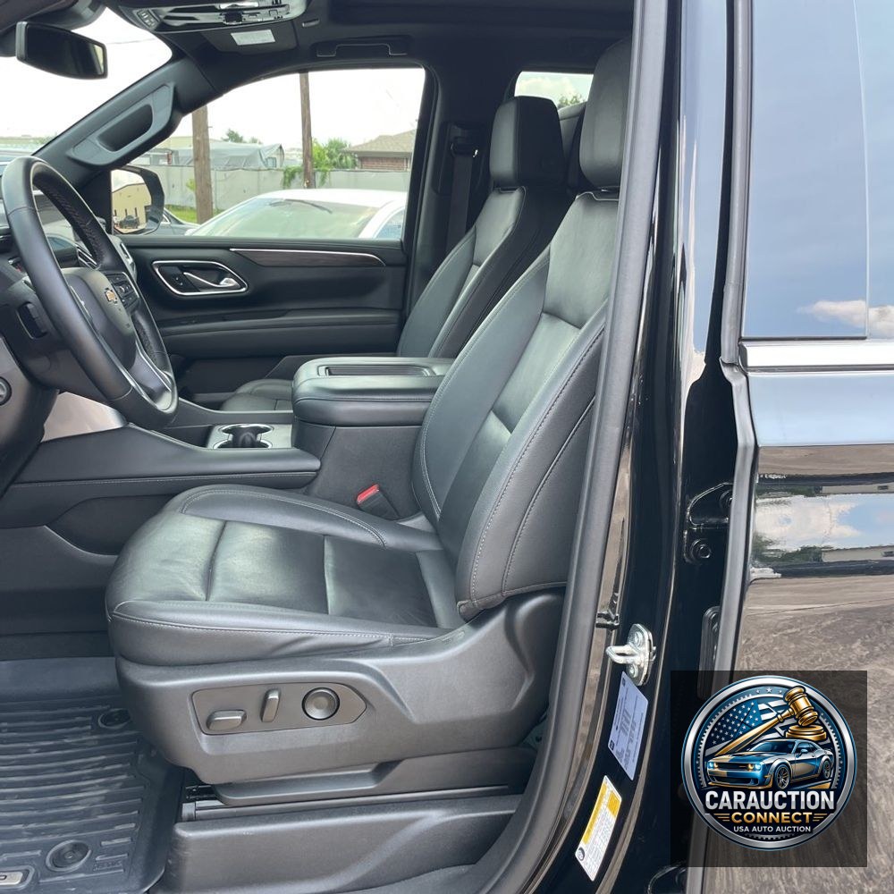 2023 Chevrolet Suburban LT