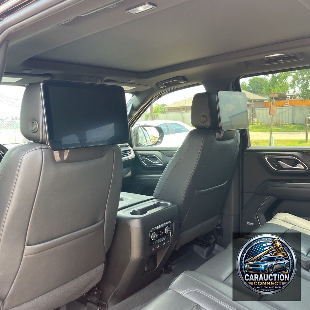 2023 Chevrolet Suburban LT