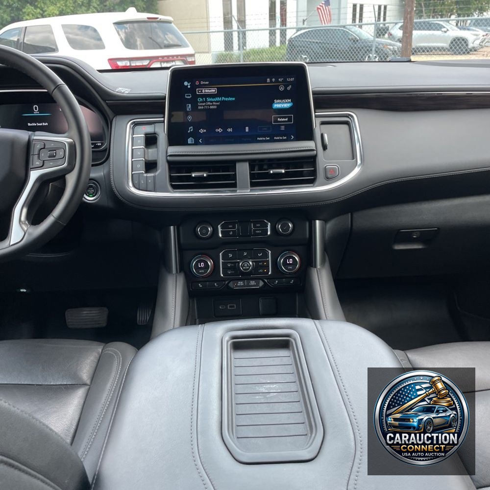 2023 Chevrolet Suburban LT