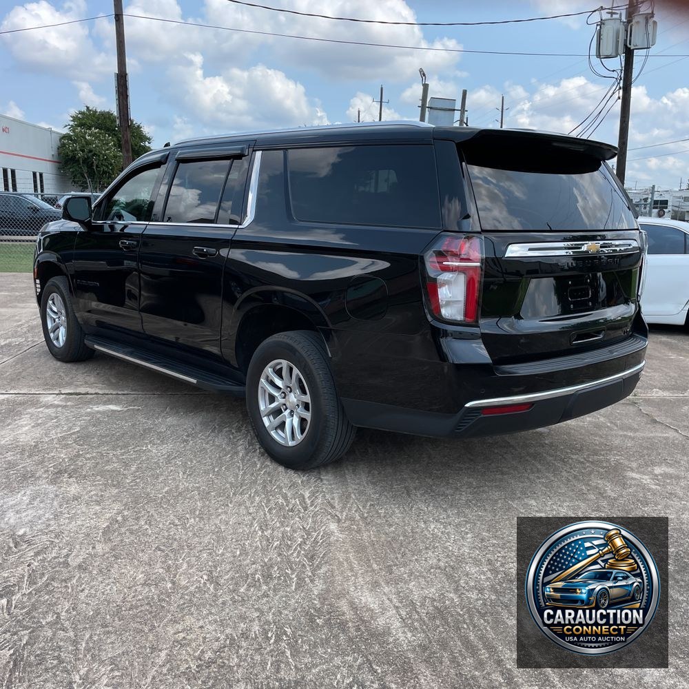 2023 Chevrolet Suburban LT
