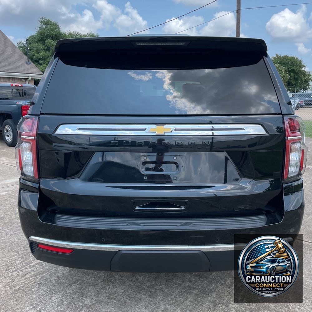 2023 Chevrolet Suburban LT