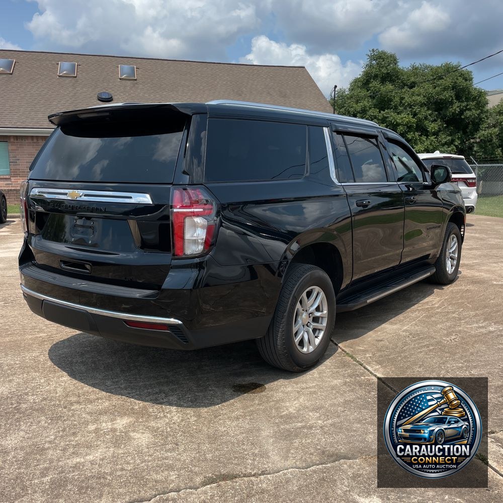 2023 Chevrolet Suburban LT