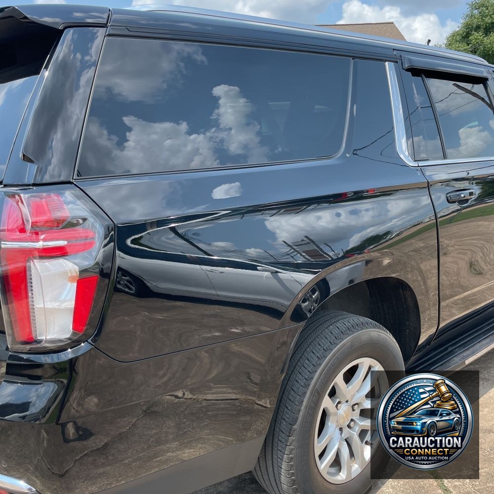 2023 Chevrolet Suburban LT
