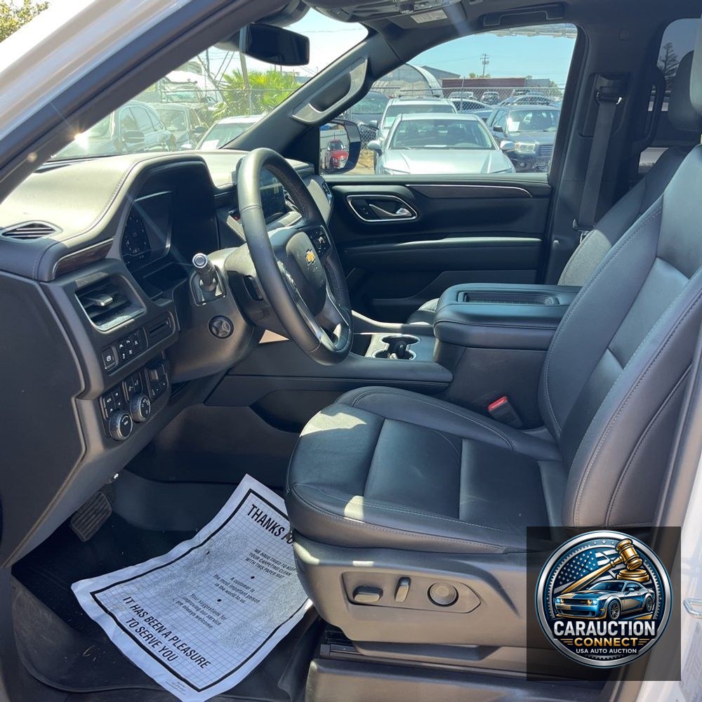 2024 Chevrolet Suburban LT