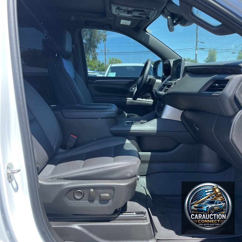 2024 Chevrolet Suburban LT