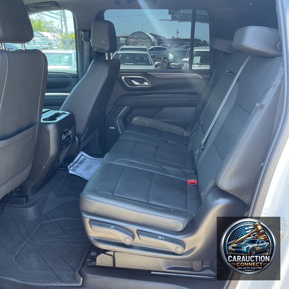 2024 Chevrolet Suburban LT