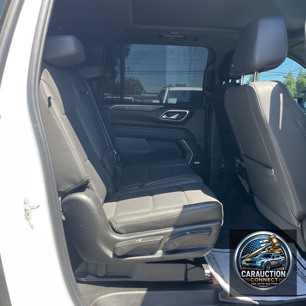 2024 Chevrolet Suburban LT